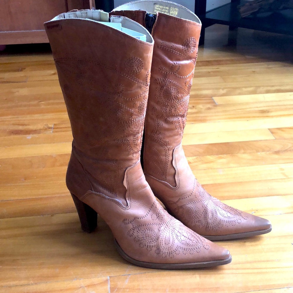High heels cowboy boots